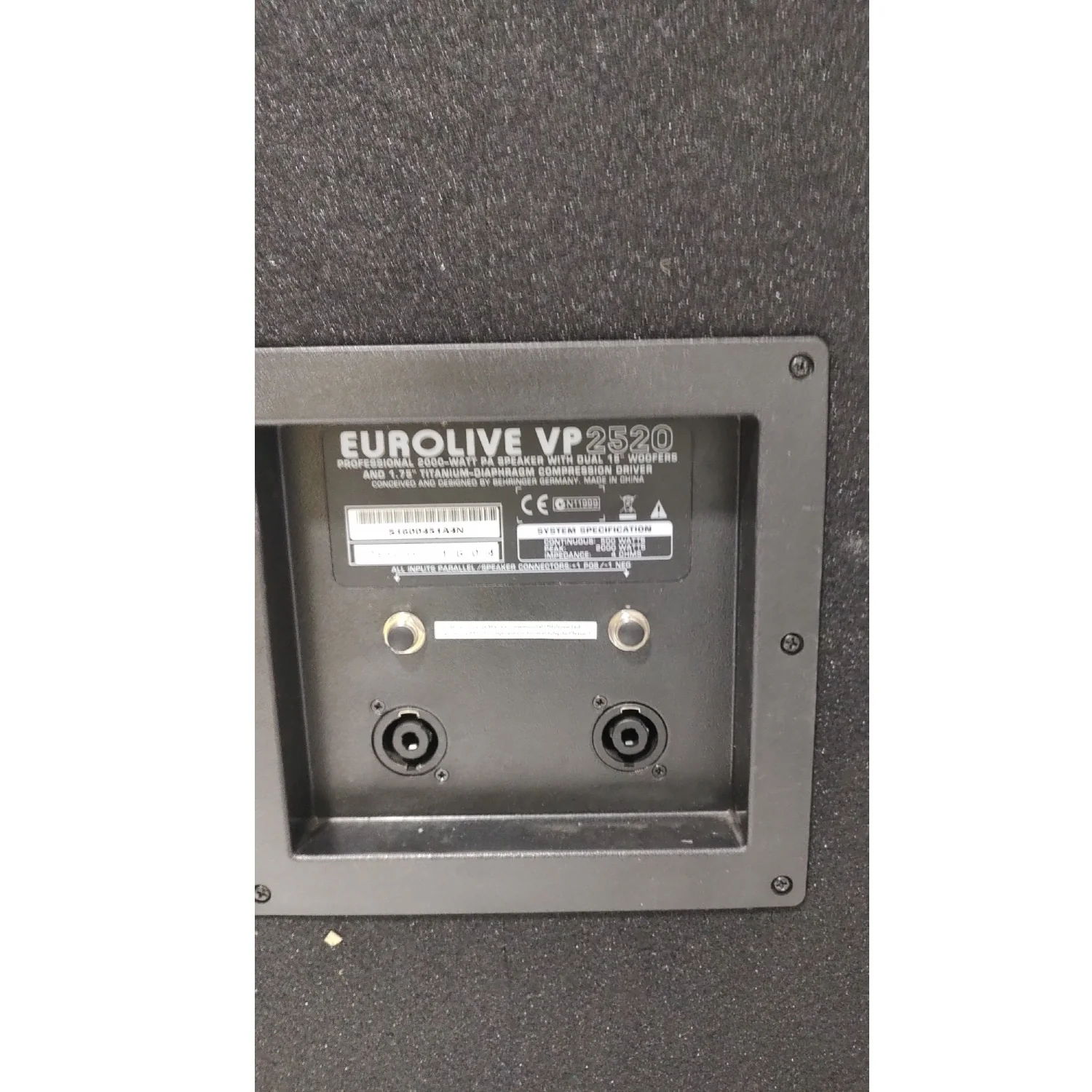 Behringer EUROLIVE VP2520 2000W Dual 15inch PA Speaker - Open Box - Image 6