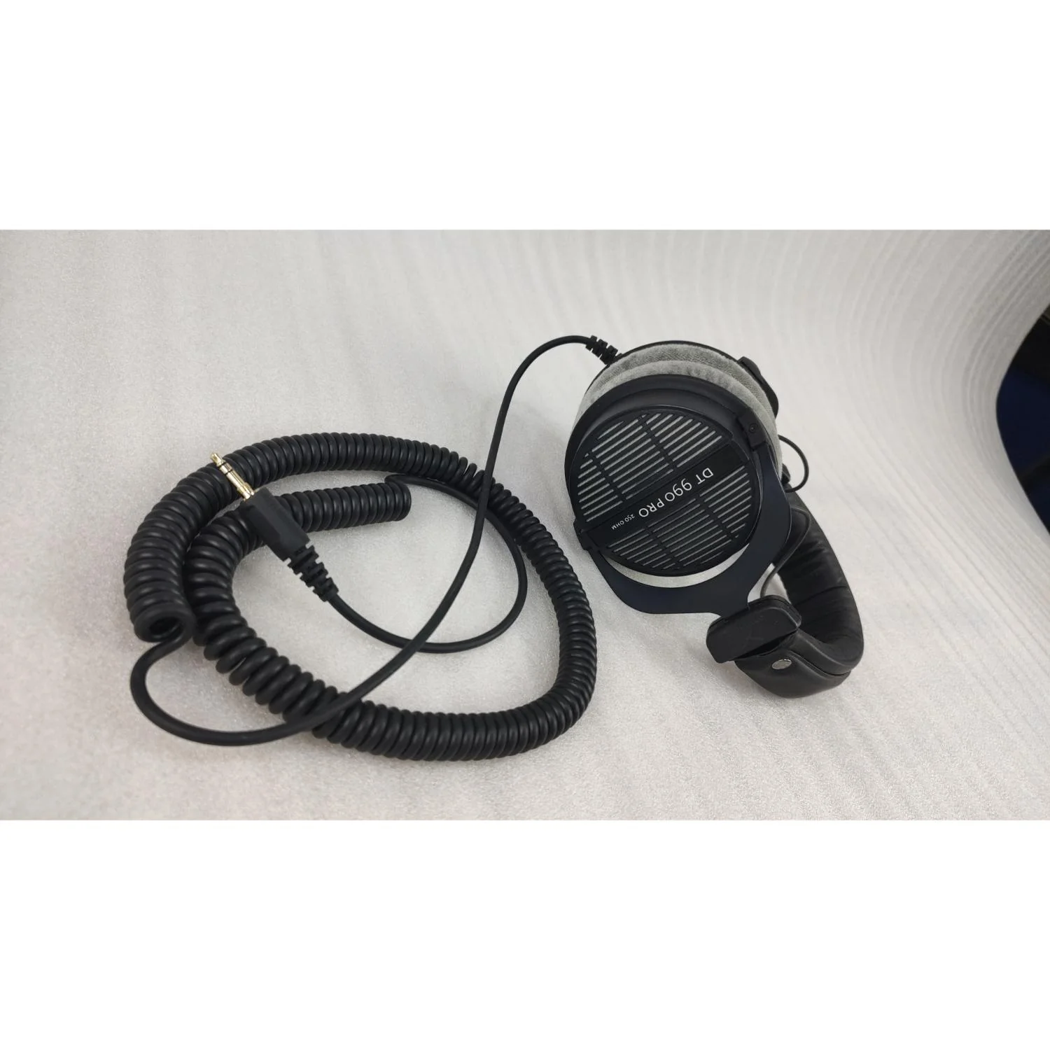 Beyerdynamic DT 990 Pro 250 ohms Over Ear Wired Headphone - Black - Open Box - Image 14