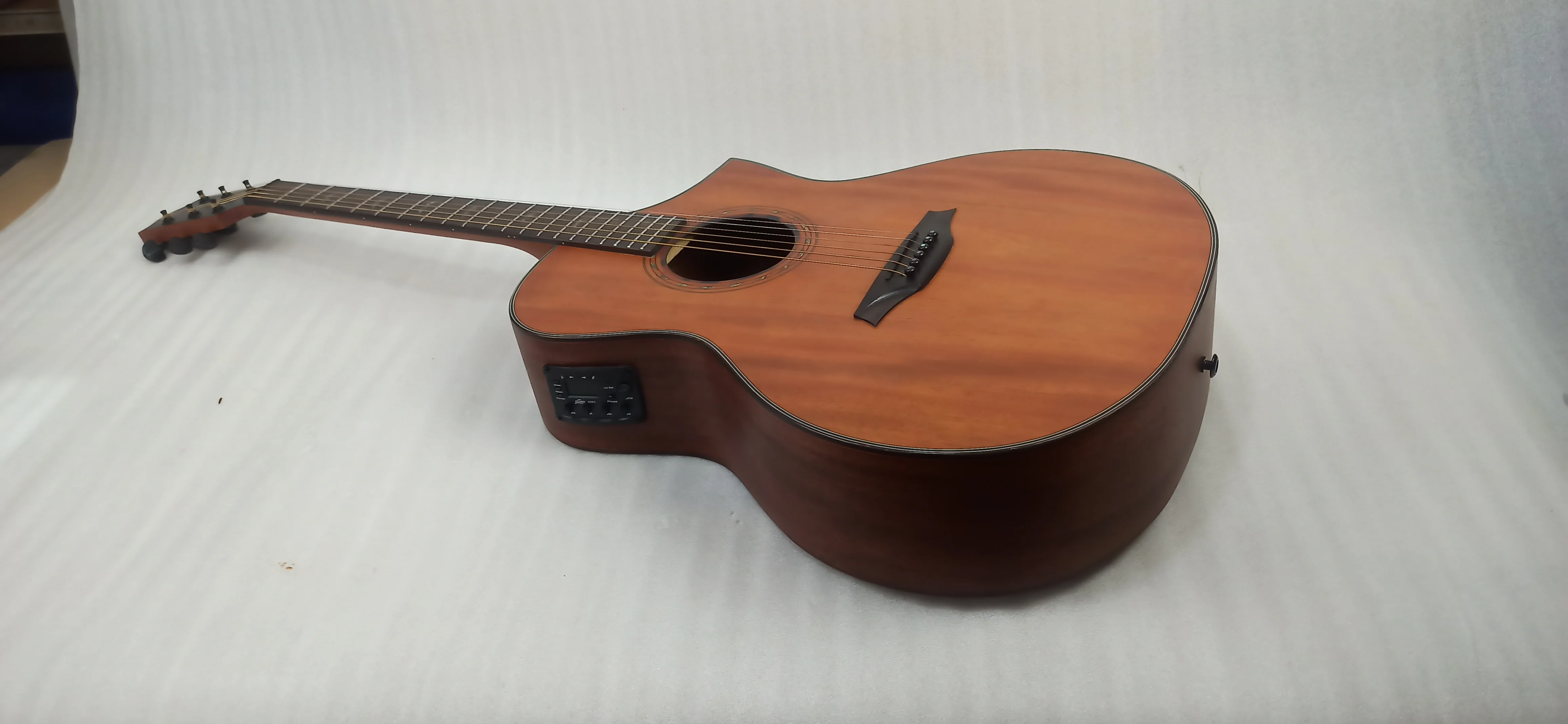 Bromo BAT4MCE Tahoma Series Solid Top 6 String Electro Acoustic Guitar - Open Box - Image 2