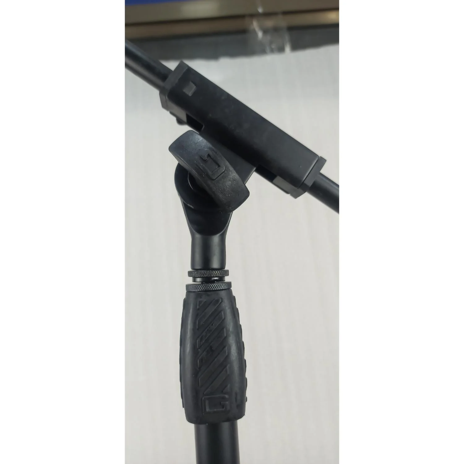 Gator Frameworks GFW-MIC-2010 Tripod Mic Stand with Standard Twist Clutch and Single Section Boom - Open Box B Stock - Image 4