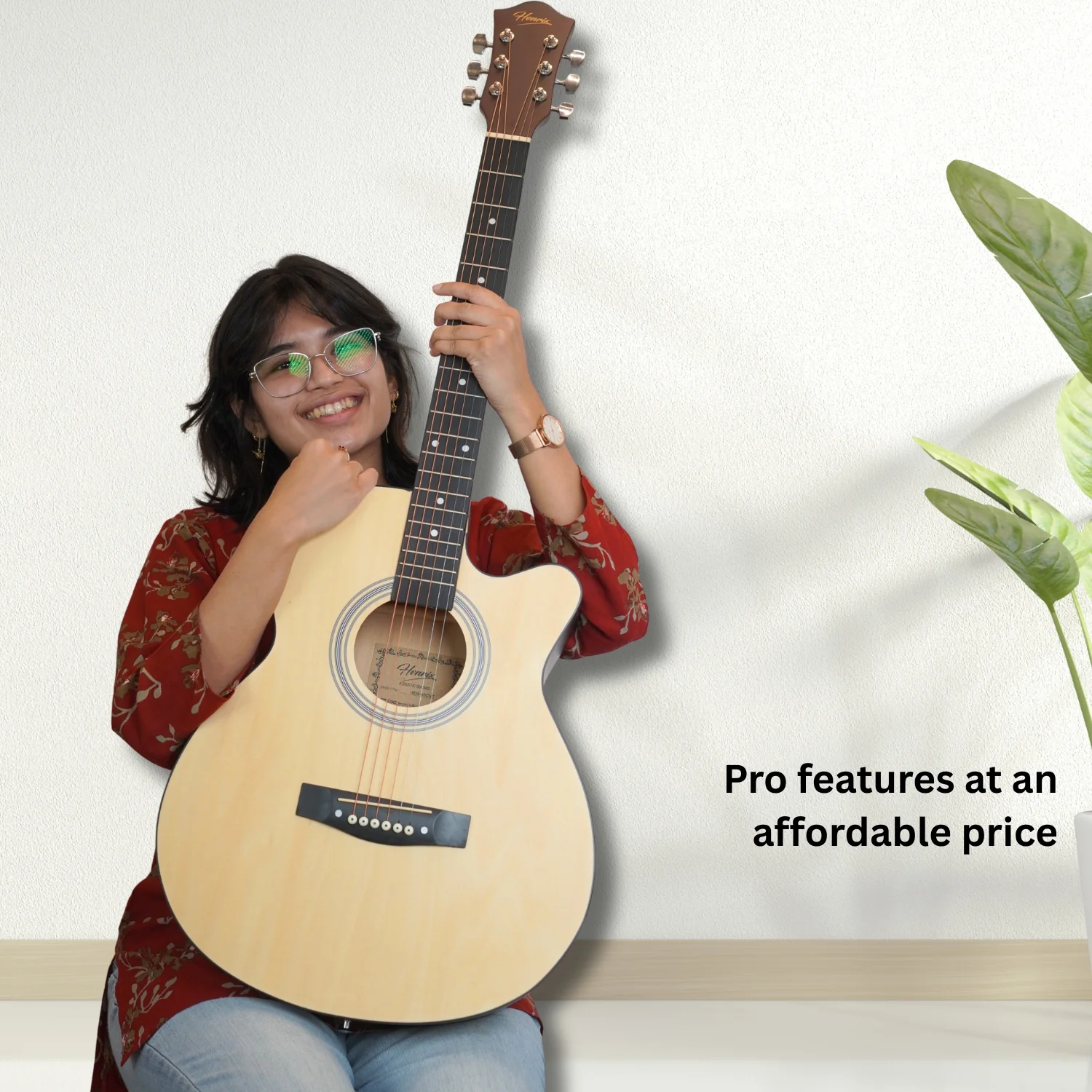 Henrix 40C 40-Inch Cutaway Acoustic Guitar with Dual Action Truss Rod, Gigbag, Picks, String Set, Strap, Cloth & Ebook - Image 7