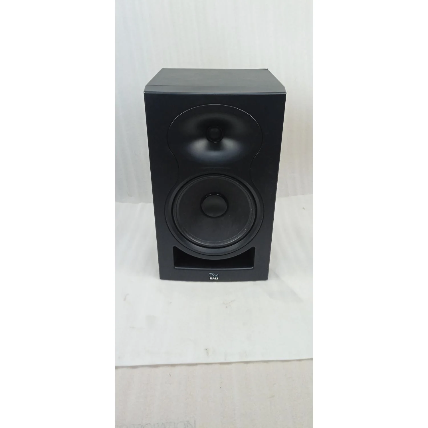 Kali Audio LP-8 V2 Lone Pine Series 8" Active Studio Monitor - Single - Open Box