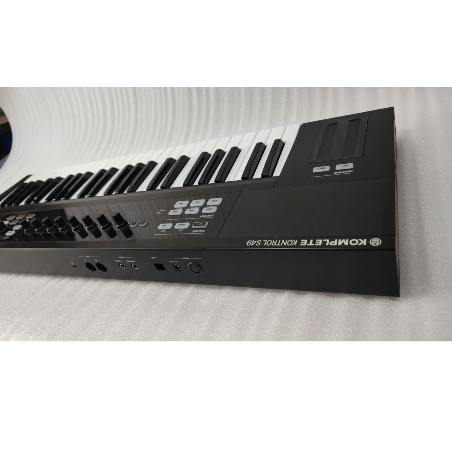 Native Instruments Komplete Kontrol S49 MK1 Midi Keyboard with Free Upgrade To Komplete 12 Select - Open Box - Image 11