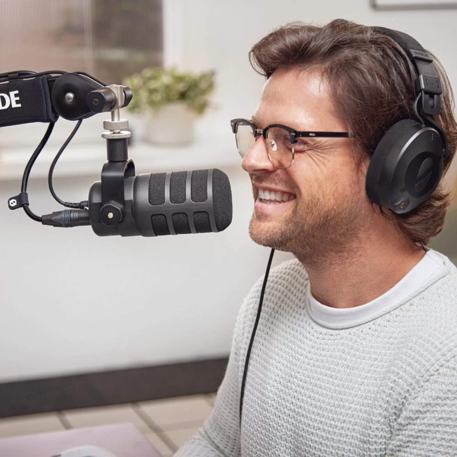 Rode PodMic USB Versatile Dynamic Broadcast Microphone - Image 10