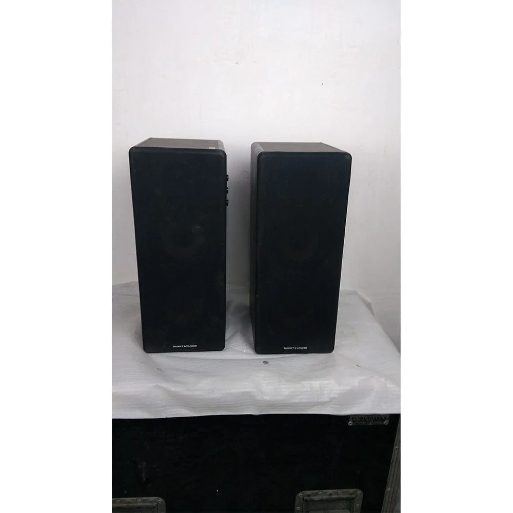 Thonet and Vander Hoch Bt 2.0 Wooden Bookshelf Bluetooth Speaker - Open Box B Stock - Image 2