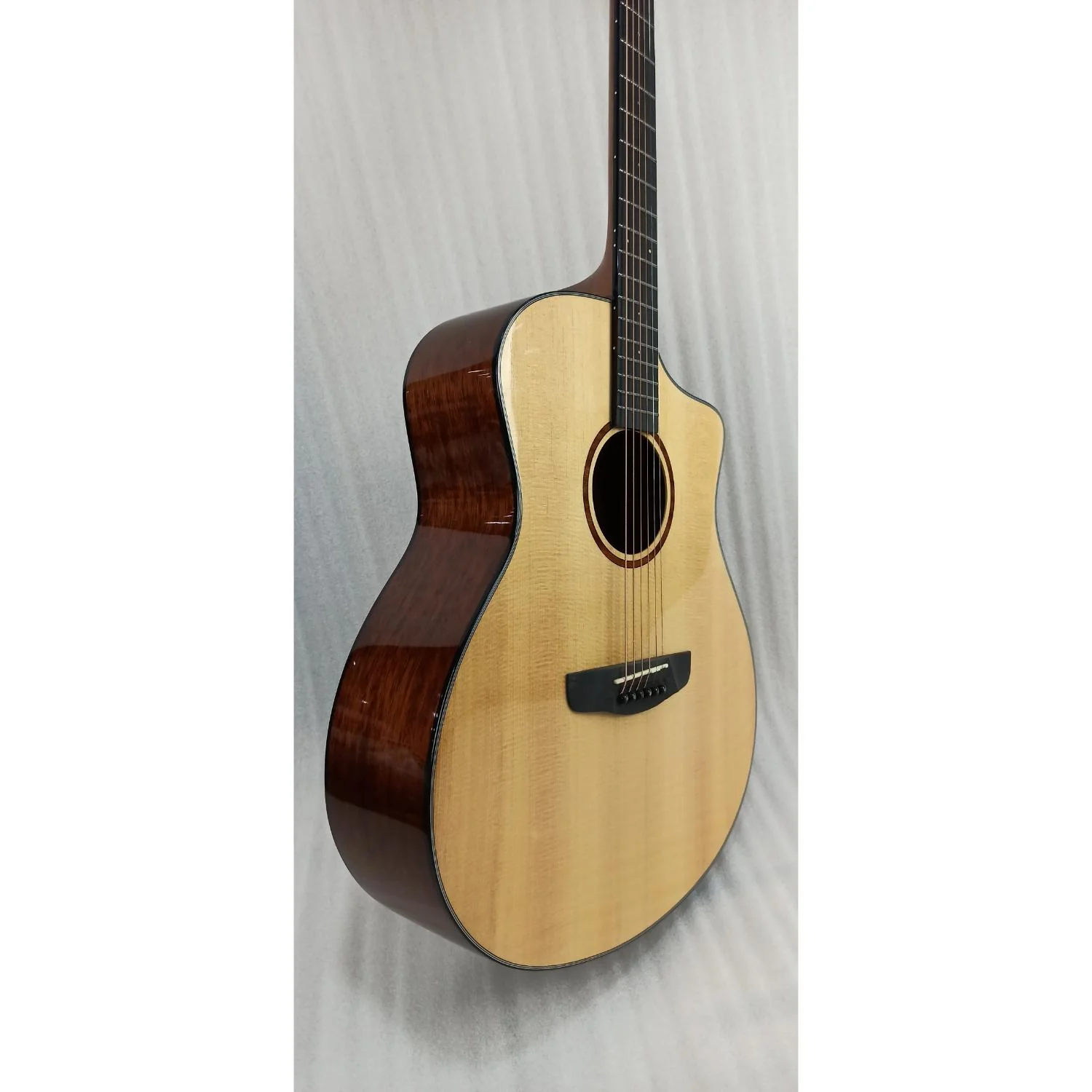 Vault Artisan Premium Acoustic Guitar with Solid Spruce Top and Solid Mahogany Back and Sides - Open Box - Image 3