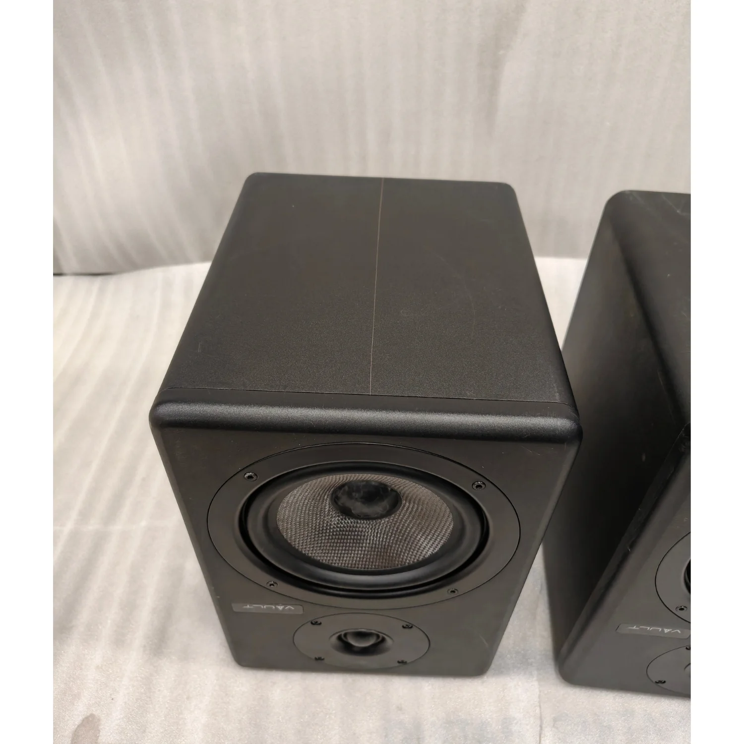 Vault C6 6" Powered Studio Monitors With Isolation Foam Pads - Pair - Open Box - Image 3