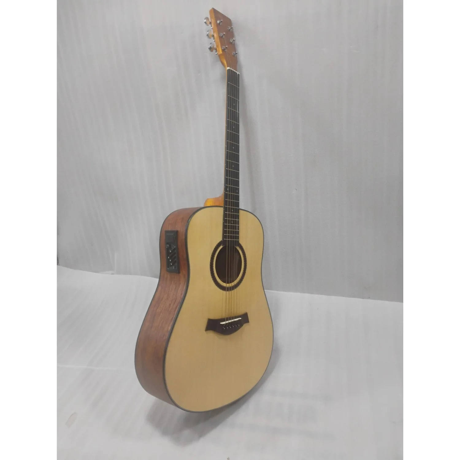Vault DA25CE Dreadnought Shape Electro- Acoustic Guitar with Bubinga Back and Sides - Open Box B Stock - Image 4