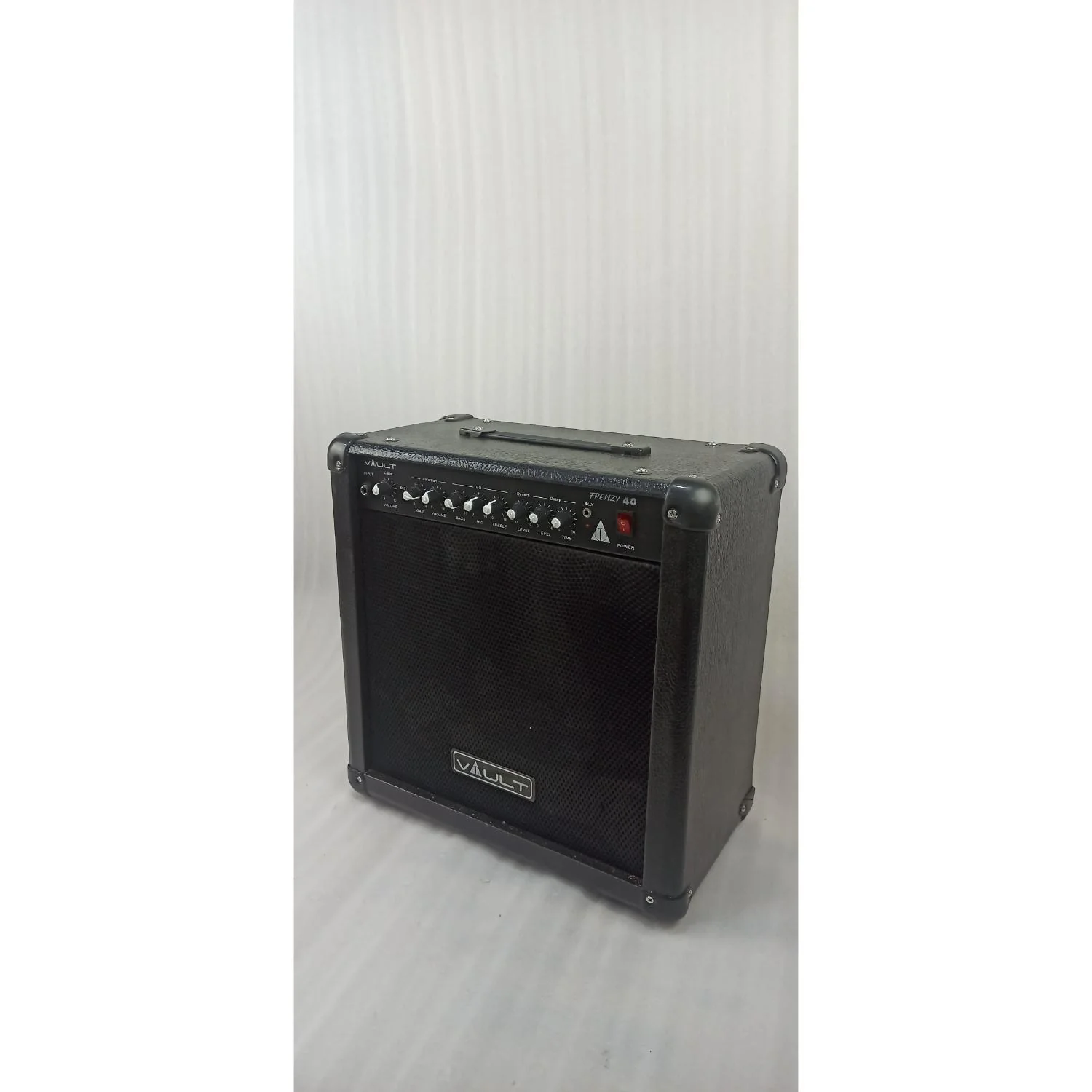 Vault Frenzy 40 Watt Combo Guitar Amplifier with Analog Distortion, Reverb & Delay All Playable Together - Open Box - Image 38