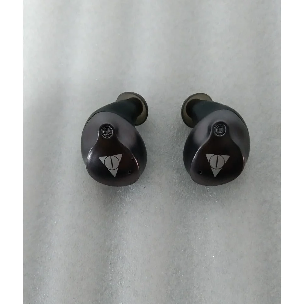 Vault Onyx True Wireless Earbuds With 150 Hours of Wireless Charging & 2 Year Exclusive Vault Warranty - Open Box B Stock - Image 3