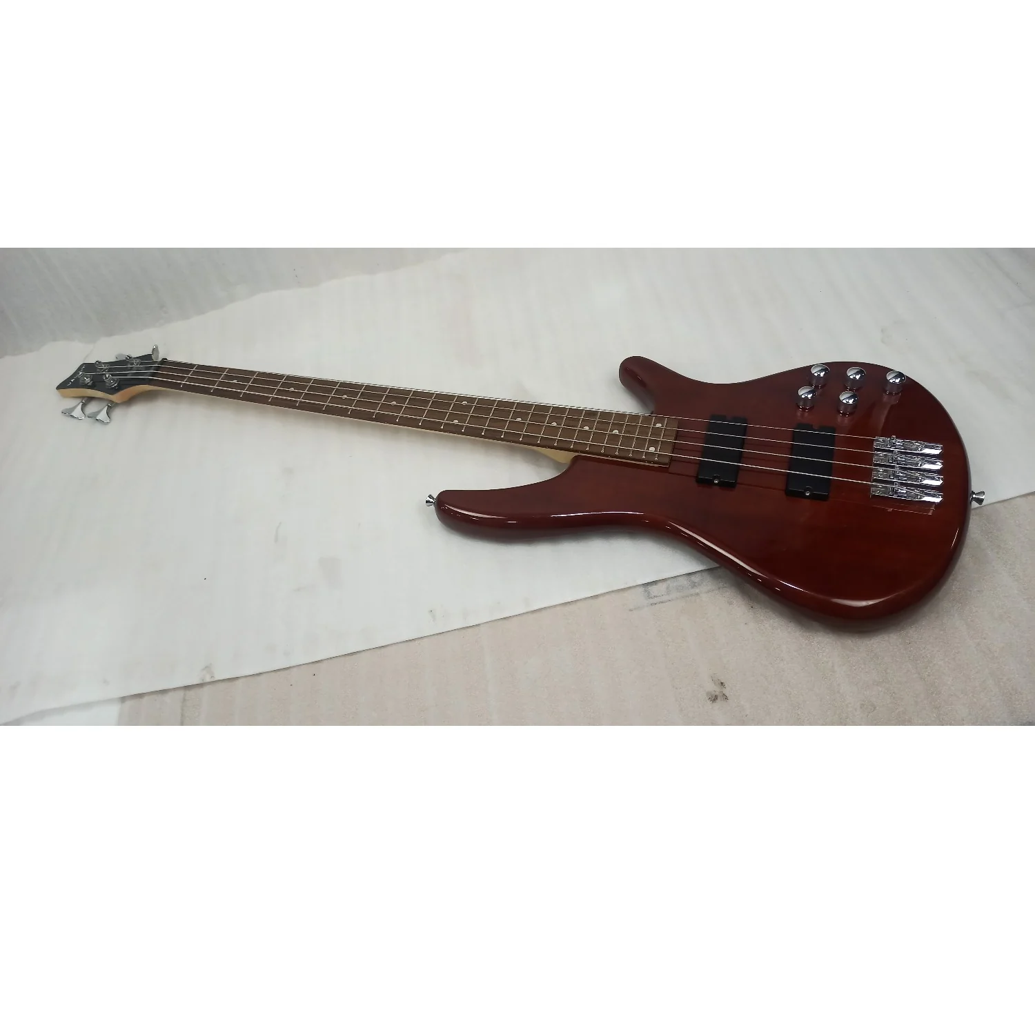 Vault Performer Pro RB4 Four String Electric Bass Guitar with Gigbag - High Gloss Solid Mahogany - Open Box - Image 10