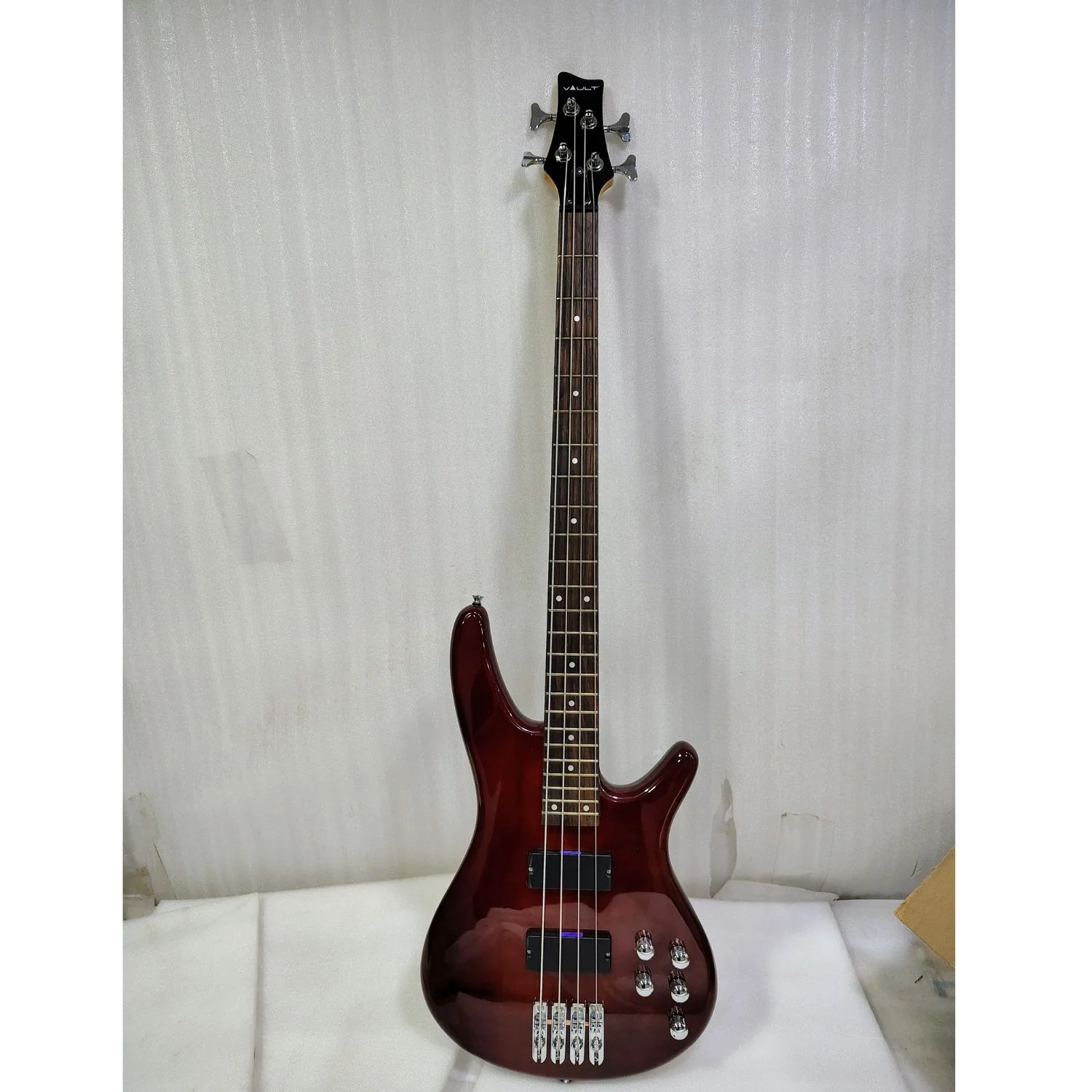 Vault Performer Pro RB4 Four String Electric Bass Guitar with Gigbag - High Gloss Solid Mahogany - Open Box - Image 12