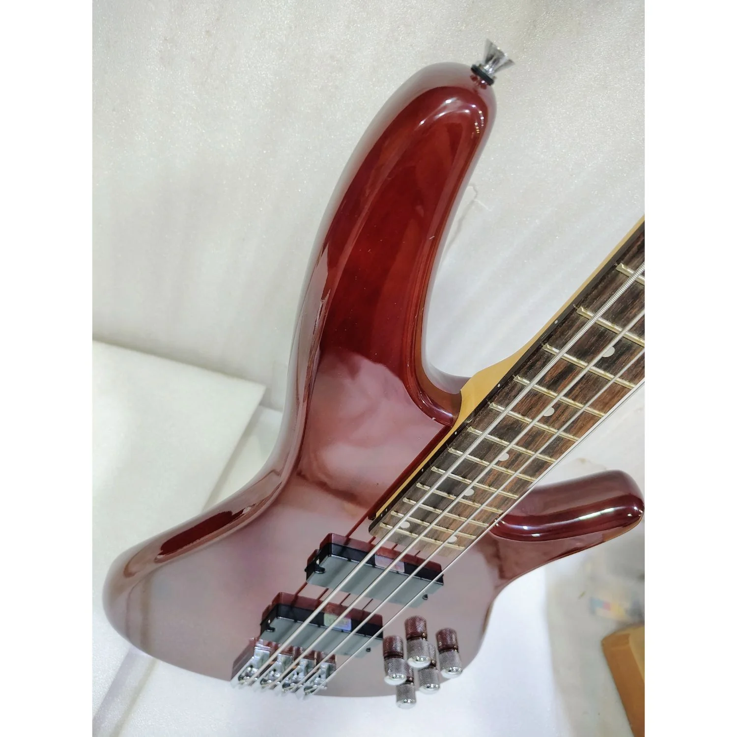 Vault Performer Pro RB4 Four String Electric Bass Guitar with Gigbag - High Gloss Solid Mahogany - Open Box - Image 19