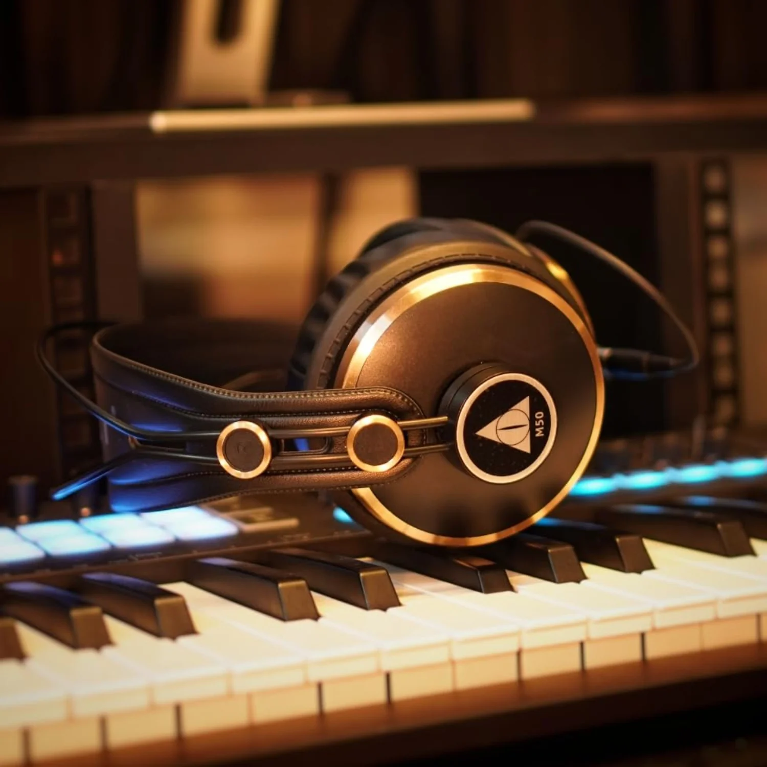 Vault Sonic M50 Studio Monitoring Headphones - Must Have Accessories - Image 16