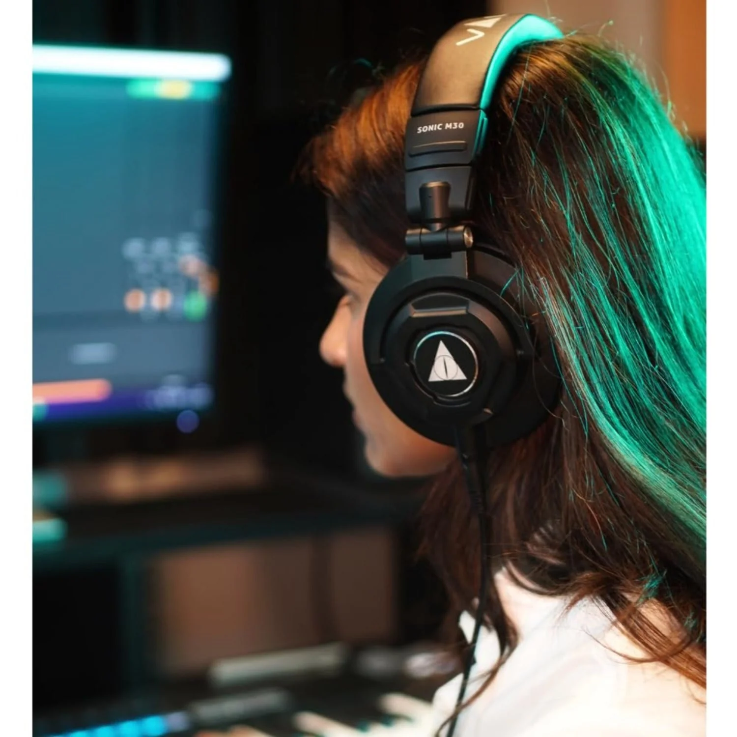 Vault Sonic M50 Studio Monitoring Headphones - Must Have Accessories - Image 4