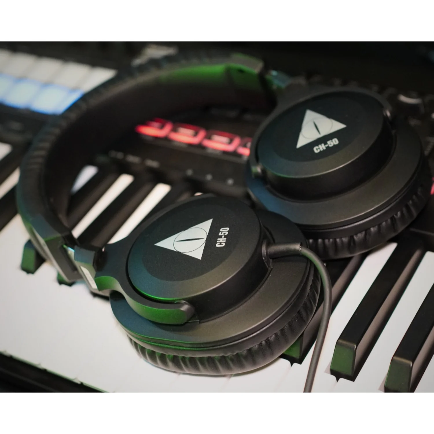 Vault Wired Headphone - Open Box - Image 8